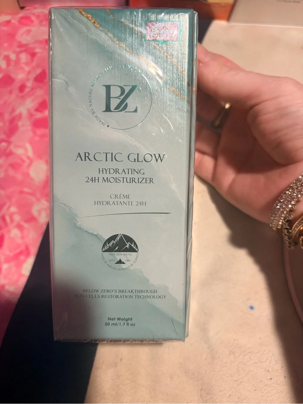BelowZero Arctic Glow Hydrating 24H Moisturizer $300 retail & Beauty Gift Bag🎁